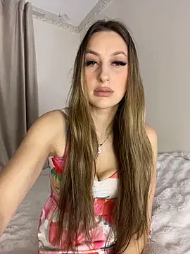 Alyxra online show from 04-15-26, 06:31