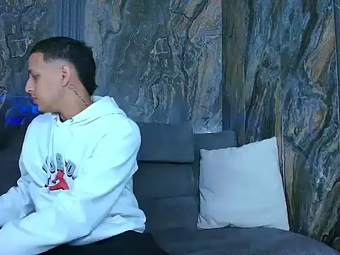 Snapshot of Noah_Blackk chatting on 02-21-26, 01:23 Noah Blackk online show from 02-21-26, 01:23