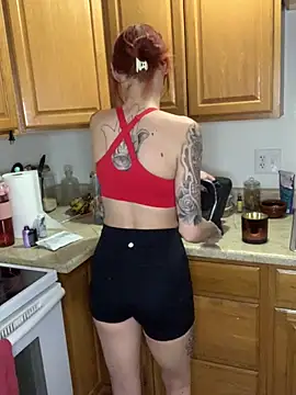 Snapshot of ThornsandHoney chatting on 02-20-26, 03:47 ThornsandHoney online show from 02-20-26, 03:47