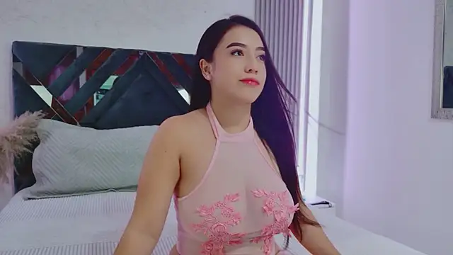 Snapshot of AmyTorres_ chatting on 06-17-26, 03:35 AmyTorres online show from 06-17-26, 03:35
