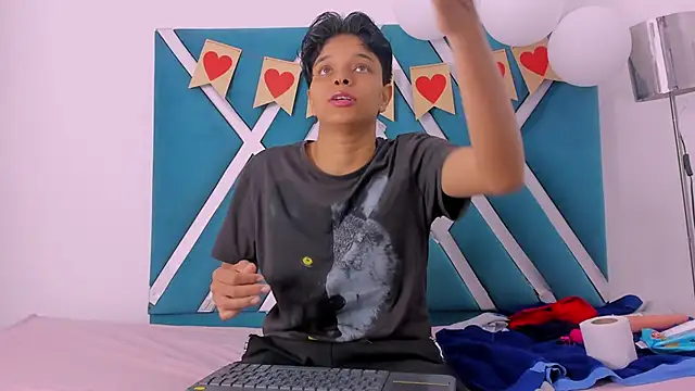 natasha and zoe online show from 02-22-26, 05:55