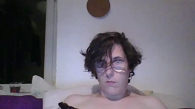 OIseauNoir88 online show from 05-16-26, 07:34