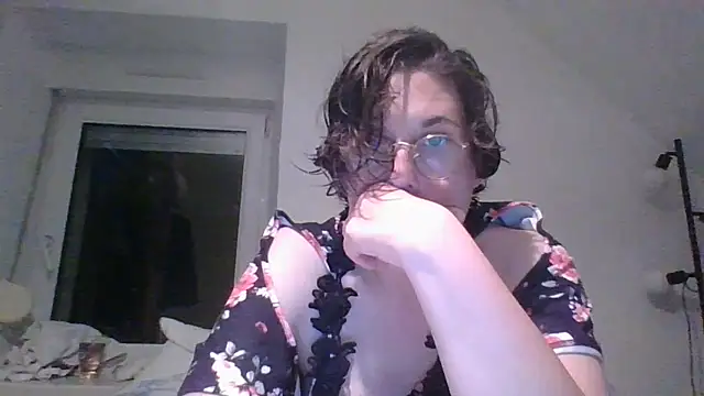 OIseauNoir88 online show from 05-20-26, 08:04