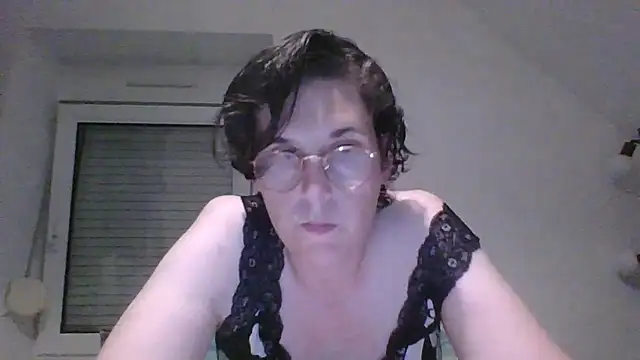 OIseauNoir88 online show from 05-22-26, 08:03