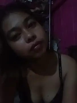 Snapshot of Heavens_night04 chatting on 02-13-26, 02:35 Heavens night04 online show from 02-13-26, 02:35