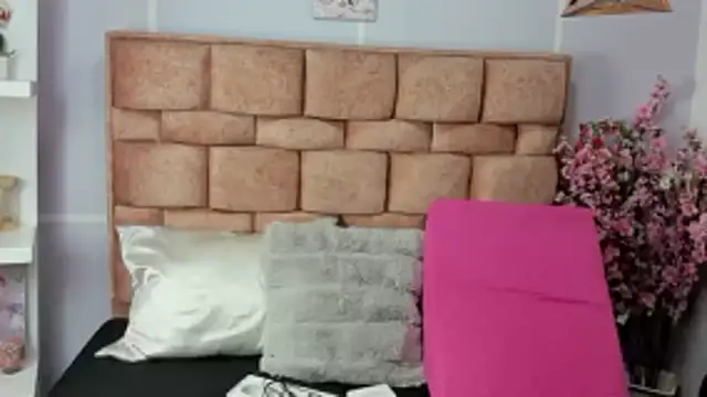 Snapshot of amy_noa chatting on 02-18-26, 12:50 amy noa online show from 02-18-26, 12:50