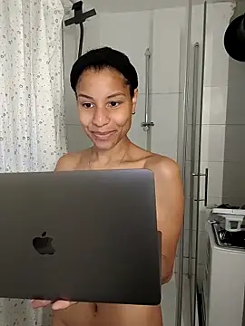 YaraEstelle online show from 03-31-26, 05:46