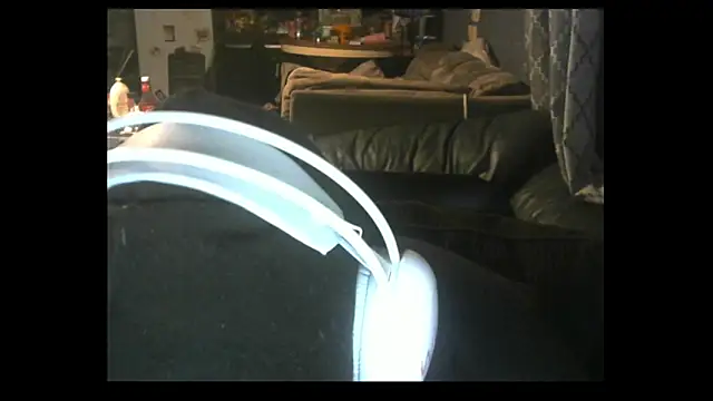 Snapshot of spooky425hd chatting on 05-04-26, 02:40 spooky425hd online show from 05-04-26, 02:40