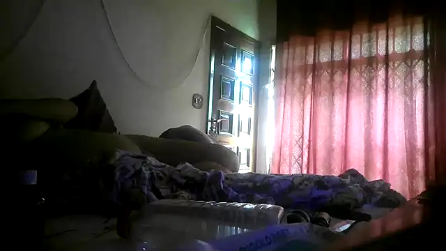 Snapshot of bialoba7 chatting on 11-08-25, 04:29 bialoba7 online show from 11-08-25, 04:29