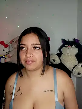 Snapshot of _juli17_ chatting on 04-23-26, 12:01 juli17 online show from 04-23-26, 12:01