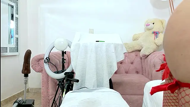 Snapshot of Ashley_Jonness_ chatting on 02-15-26, 07:51 Ashley Jonness online show from 02-15-26, 07:51