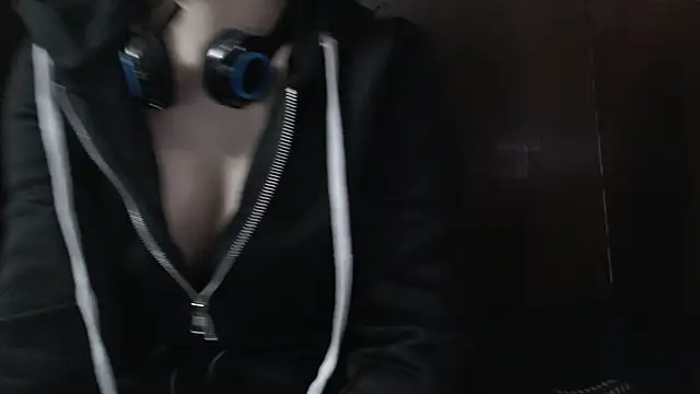 Snapshot of r_i_o__r_i_o chatting on 03-29-26, 10:48 r i o r i o online show from 03-29-26, 10:48