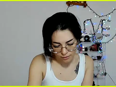 Snapshot of emacandy chatting on 02-25-26, 10:14 emacandy online show from 02-25-26, 10:14