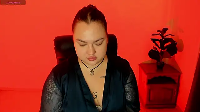 Snapshot of Sofiawetsweet chatting on 02-19-26, 07:59 Sofiawetsweet online show from 02-19-26, 07:59