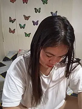 Zyramae 25 online show from 07-14-26, 10:59
