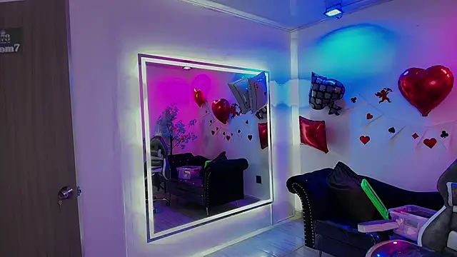 Snapshot of Madame_scarlett chatting on 02-20-26, 11:43 Madame scarlett online show from 02-20-26, 11:43