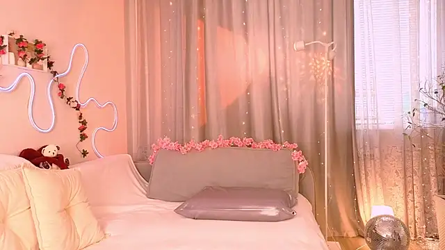 lusciousslily online show from 04-10-26, 04:39