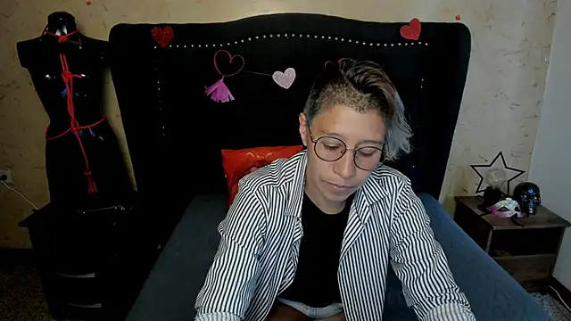 Snapshot of Kali_Panther chatting on 02-16-26, 12:45 Kali Panther online show from 02-16-26, 12:45