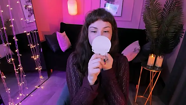 Snapshot of Maykinkya chatting on 02-03-26, 02:44 Maykinkya online show from 02-03-26, 02:44