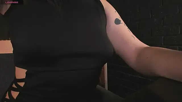 Snapshot of Maykinkya chatting on 02-07-26, 01:59 Maykinkya online show from 02-07-26, 01:59