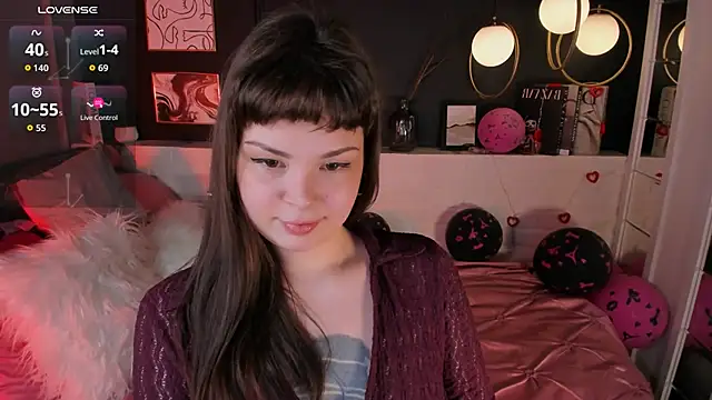 Snapshot of Maykinkya chatting on 02-18-26, 02:24 Maykinkya online show from 02-18-26, 02:24