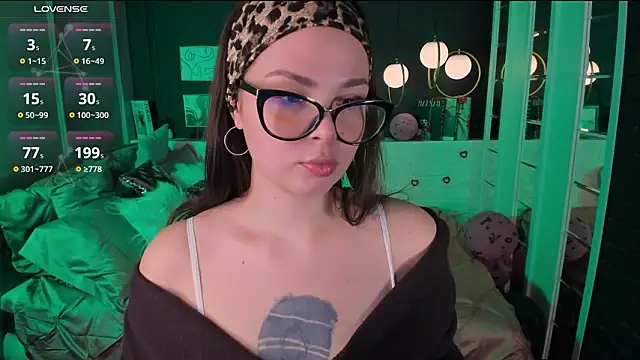 Snapshot of Maykinkya chatting on 02-23-26, 02:36 Maykinkya online show from 02-23-26, 02:36