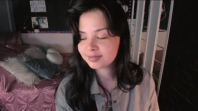 Snapshot of Maykinkya chatting on 07-14-26, 10:21 Maykinkya online show from 07-14-26, 10:21