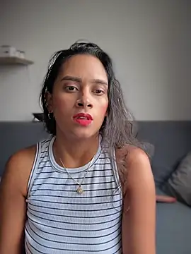 Snapshot of LunaHeat chatting on 02-07-26, 09:07 LunaHeat online show from 02-07-26, 09:07