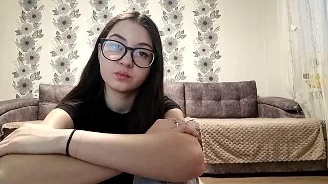 Snapshot of ZyntraLoom chatting on 02-08-26, 01:25 ZyntraLoom online show from 02-08-26, 01:25