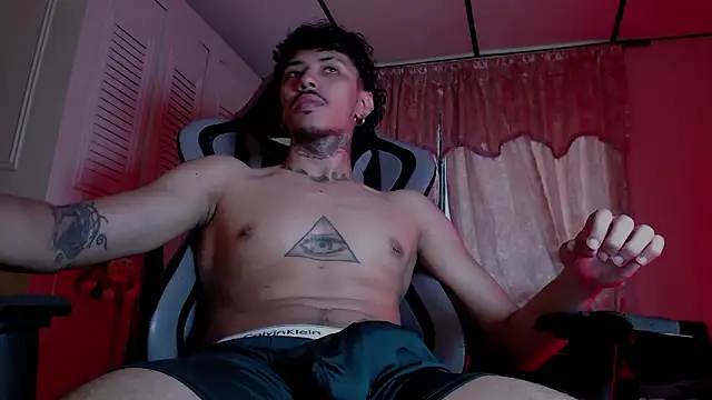 Snapshot of D3v1L88 chatting on 01-31-26, 07:11 D3v1L88 online show from 01-31-26, 07:11