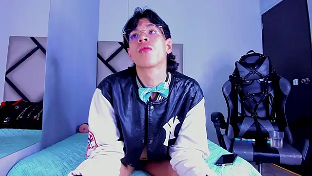 Snapshot of Bennet-Gray chatting on 02-17-26, 05:15 Bennet-Gray online show from 02-17-26, 05:15