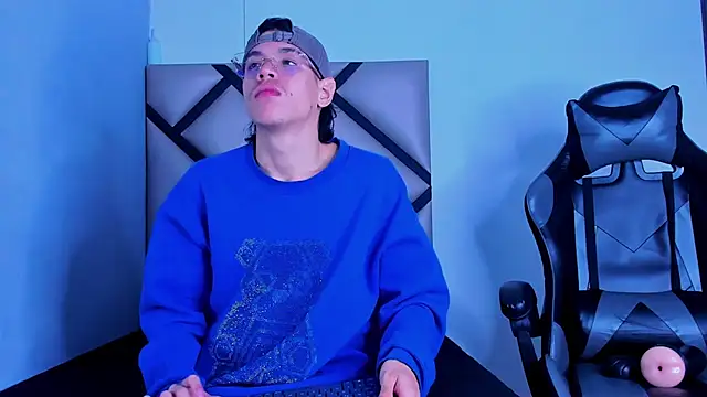 Snapshot of Bennet-Gray chatting on 02-27-26, 04:34 Bennet-Gray online show from 02-27-26, 04:34