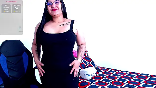 Snapshot of emily-rousee- chatting on 02-11-26, 12:54 emily-rousee- online show from 02-11-26, 12:54