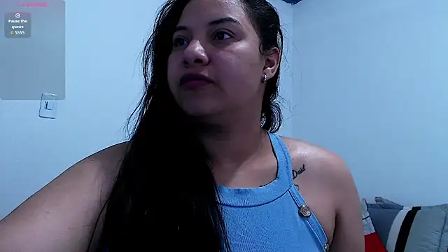 Snapshot of emily-rousee- chatting on 02-20-26, 01:11 emily-rousee- online show from 02-20-26, 01:11