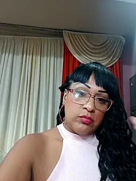 Snapshot of SabrinaColin chatting on 03-03-26, 03:23 SabrinaColin online show from 03-03-26, 03:23