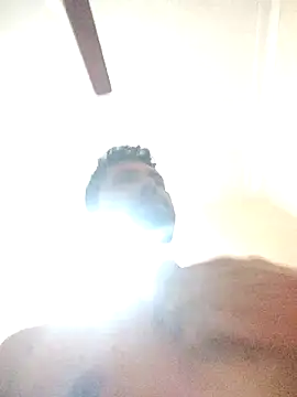 delvin92 online show from 04-12-26, 10:37