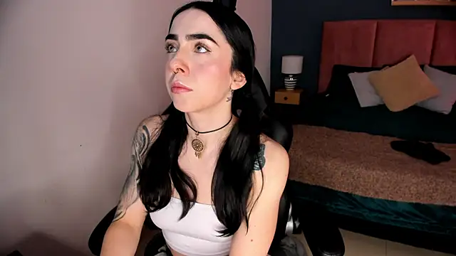 Snapshot of Luna_tagliaferri chatting on 05-01-26, 01:16 Luna tagliaferri online show from 05-01-26, 01:16