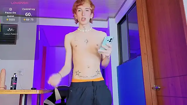 Snapshot of golden_twink_ chatting on 02-07-26, 07:45 golden twink online show from 02-07-26, 07:45