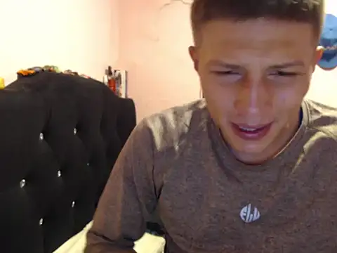 Snapshot of Cronos_Hot_8 chatting on 02-09-26, 07:45 Cronos Hot 8 online show from 02-09-26, 07:45