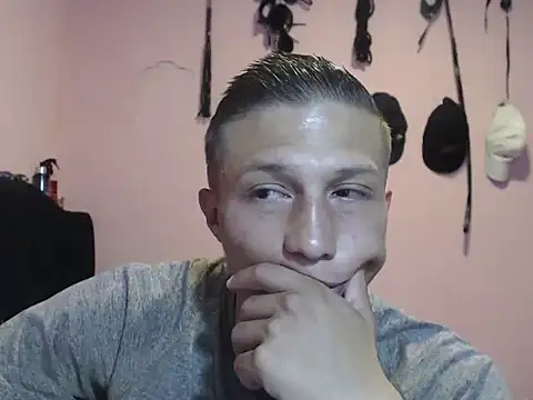 Snapshot of Cronos_Hot_8 chatting on 03-02-26, 02:02 Cronos Hot 8 online show from 03-02-26, 02:02