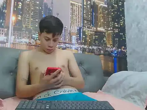 santiago xxxcol online show from 04-17-26, 11:08