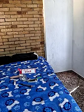 Snapshot of the_lagoon_girl chatting on 02-05-26, 04:44 the lagoon girl online show from 02-05-26, 04:44