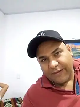 Snapshot of wessAndSandri chatting on 02-14-26, 11:12 wessAndSandri online show from 02-14-26, 11:12