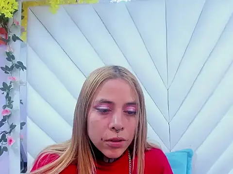 Snapshot of Dakota_Angell_ chatting on 02-04-26, 02:17 Dakota Angell online show from 02-04-26, 02:17