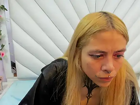 Snapshot of Dakota_Angell_ chatting on 02-05-26, 03:00 Dakota Angell online show from 02-05-26, 03:00