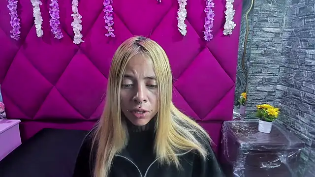 Snapshot of Dakota_Angell_ chatting on 02-14-26, 03:14 Dakota Angell online show from 02-14-26, 03:14