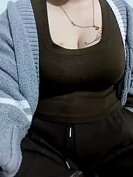 Snapshot of Tulip_ii chatting on 02-10-26, 05:06 Tulip ii online show from 02-10-26, 05:06