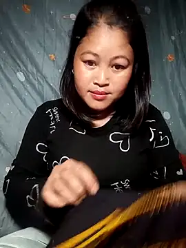 Snapshot of Mayly_Sweet chatting on 02-27-26, 01:00 Mayly Sweet online show from 02-27-26, 01:00