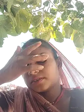 Snapshot of Gungun_thakur chatting on 03-04-26, 06:19 Gungun thakur online show from 03-04-26, 06:19