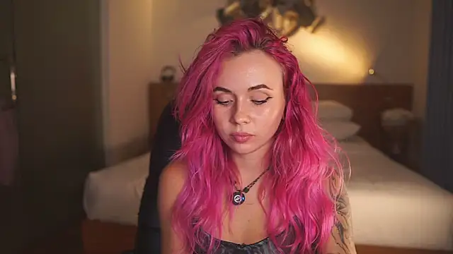 Sarah Pink online show from 05-01-26, 02:32